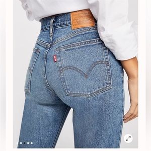 NWT Levi’s wedgie straight size 24 X 28 blue jeans